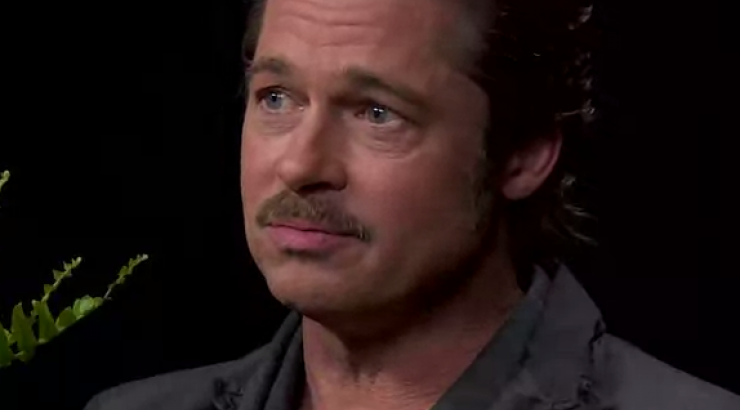 Ο Μπραντ Πιτ έφτυσε την τσίχλα του στη μούρη του Γαλιφιανάκης [βίντεο]