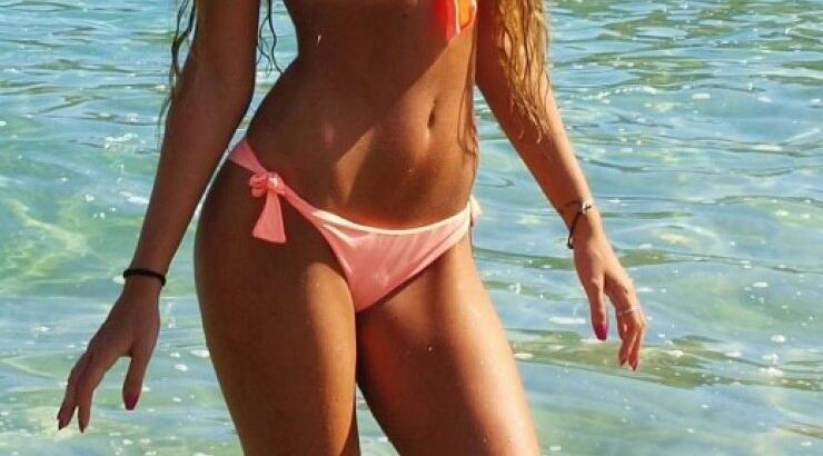 Aπίστευτο: Ποια πασίγνωστη Ελληνίδα αφαίρεσε τα ενθέματα σιλικόνης από το στήθος 