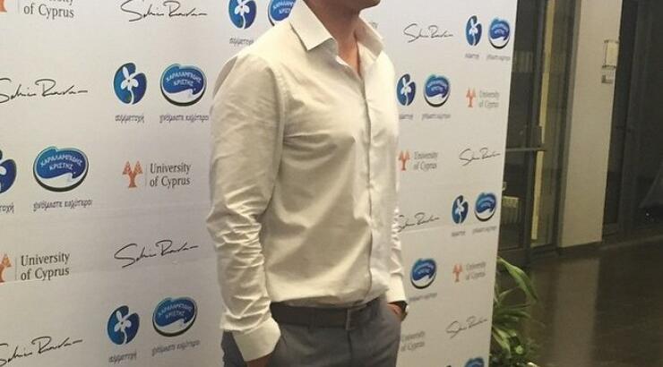 Στην Κύπρο ο Σάκης Ρουβάς [εικόνες + βίντεο]