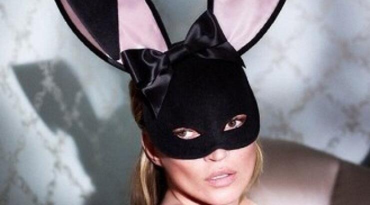 Kate Moss: Ντύθηκε sexy κουνελάκι και πόζαρε topless στον φακό! [εικόνες]