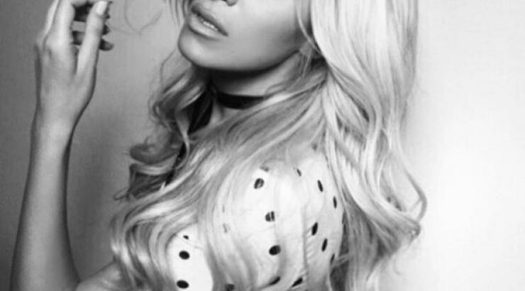 Τα κακεντρεχή σχόλια της Κατερίνα Καινούργιου για επώνυμη που φαίνεται να είναι το τρίτο πρόσωπο στη σχέση πασίγνωστου ζευγαριού