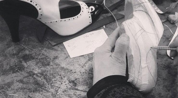 Ποια επώνυμη Κύπρια παρήγγειλε αυτά τα χειροποίητα παπούτσια;