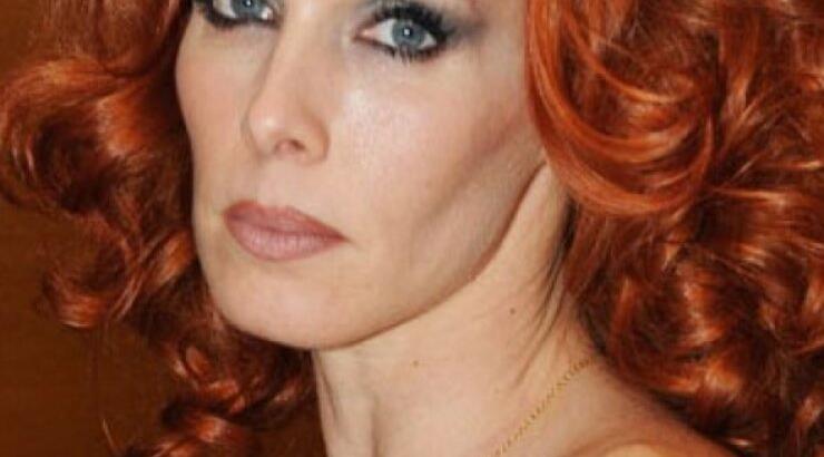 Νέο look για την Εβελίνα Παπούλια: Η αλλαγή στα μαλλιά της