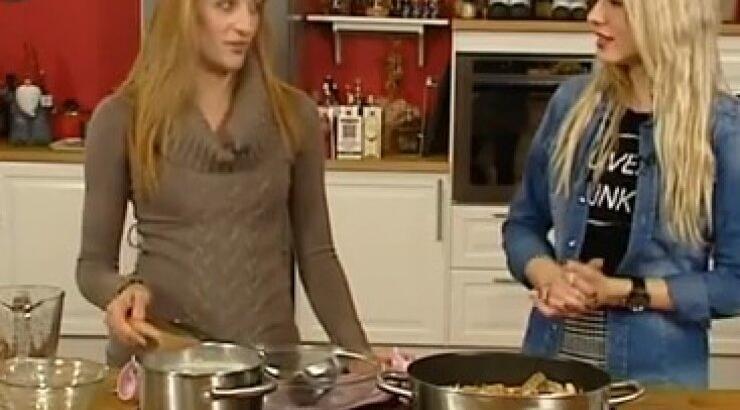 Φτιάχνουμε με την Έλενα Διαμαντίδου χριστουγεννιάτικο κοτόπουλο [video]