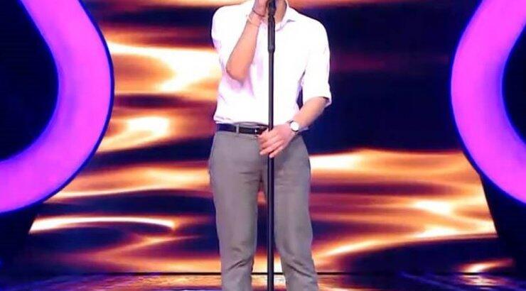 Ο αδελφός Κύπριου τραγουδιστή βρέθηκε στη σκηνή του "The Voice" και πέρασε στα battles