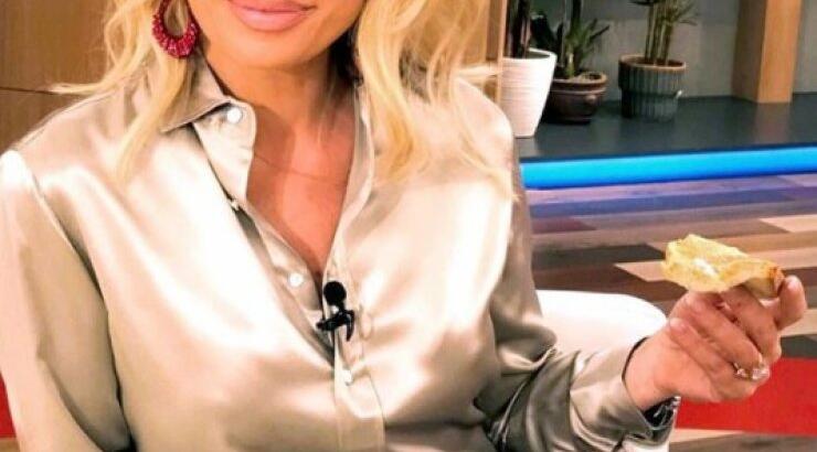Η γκάφα της Ελένη Μενεγάκη on air - "Ανέστησε" πασίγνωστο ηθοποιό [βίντεο]