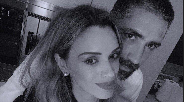 Μιχάλης Κωνσταντίνου: Η εικόνα που φιλάει στα χείλη τη σύζυγο του και την έβγαλε ο γιος τους