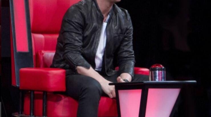 H κόρη του Σάκη Ρουβά στο πλατό του "The Voice" 