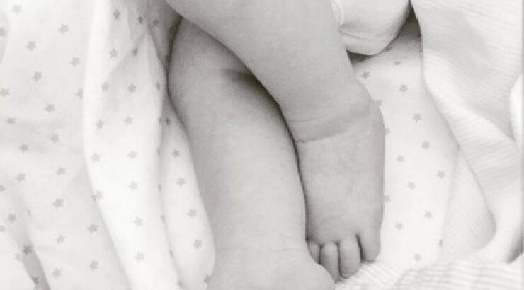 Ελληνίδα παρουσιάστρια ανέβασε φωτογραφία της κορούλας της