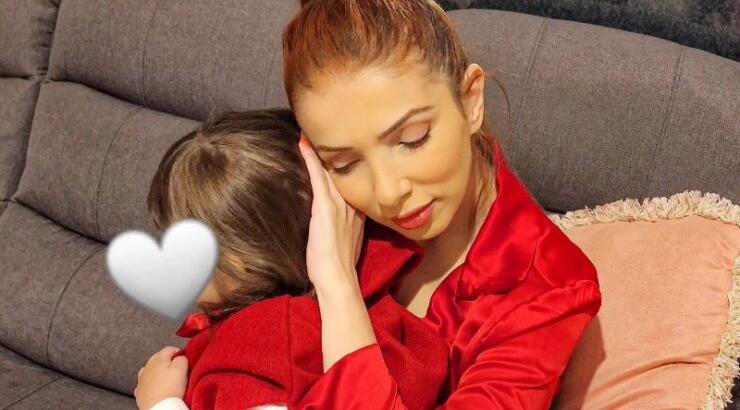 Χριστιάνα Θεοδώρου: Έβγαλε με τις κόρες της αναμνηστική φωτογραφία με την Peppa Pig