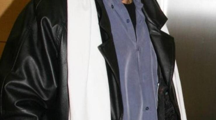 Αγριεμένη θαυμάστρια δάγκωσε το χέρι λαϊκού τραγουδιστή