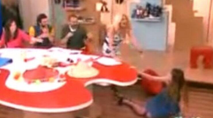  Η Μενεγάκη έριξε κάτω την Καλλιμούκου και προκλήθηκε αναστάτωση στο πλατό! [video]