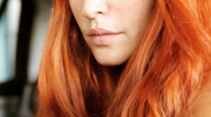 Δείτε τη Σίσσυ Χρηστίδου να ποζάρει στην Κύπρο με ολόσωμο μαγιό χωρίς ρετούς 