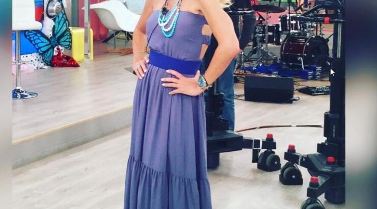 Κύπρια socialite βρέθηκε στην Άνδρο και φωτογραφήθηκε με την Ελένη Μενεγάκη