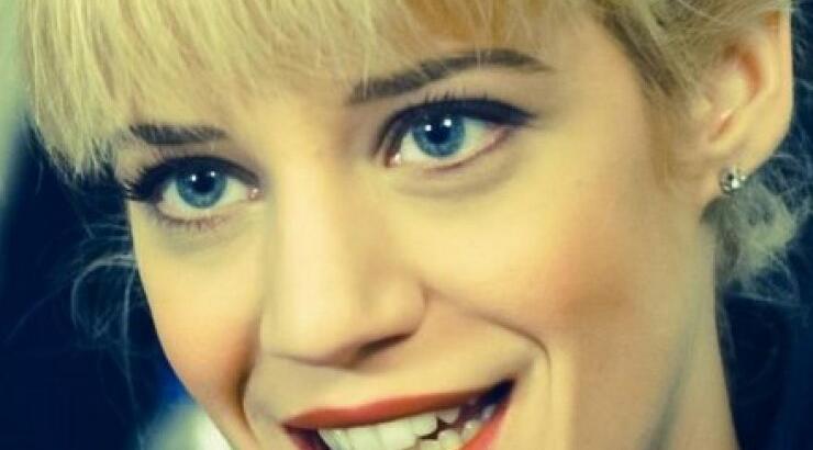 Τζένη Θεωνά: Αποκαλύπτει για τη νευρική ανορεξία: "Δίνω μάχη, κουράστηκα"