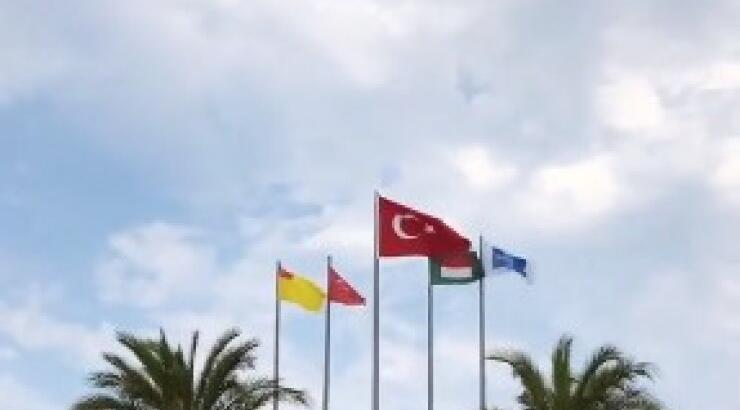 Γνωστή Κύπρια κάνει διακοπές σε τουριστικό θέρετο στην τουρκική ακτή στο Αιγαίο και ανεβάζει φωτογραφίες και βίντεο στα social media