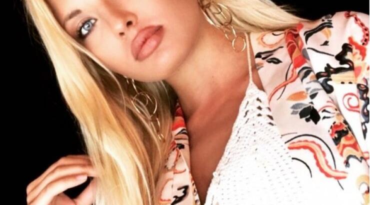 Ροζίτα Κεντάλα: Με μαύρο στρινγκ μαγιό προκαλεί εγκεφαλικά