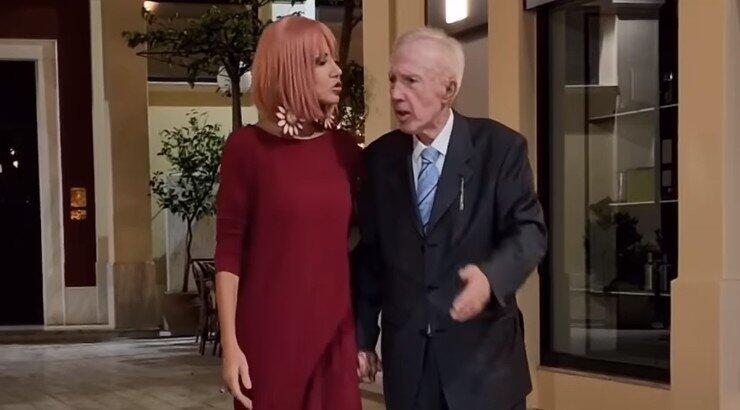 Ο 83χρονος Έλληνας νομικός και η 49χρονη παίκτρια του GNTM έκαναν την πρώτη κοινή τους έξοδο [βίντεο]