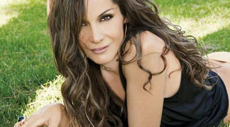 Oι δύο "θανατηφόρες" φωτογραφίες που η Δέσποινα Βανδή θα ήθελε να εξαφανιστούν!