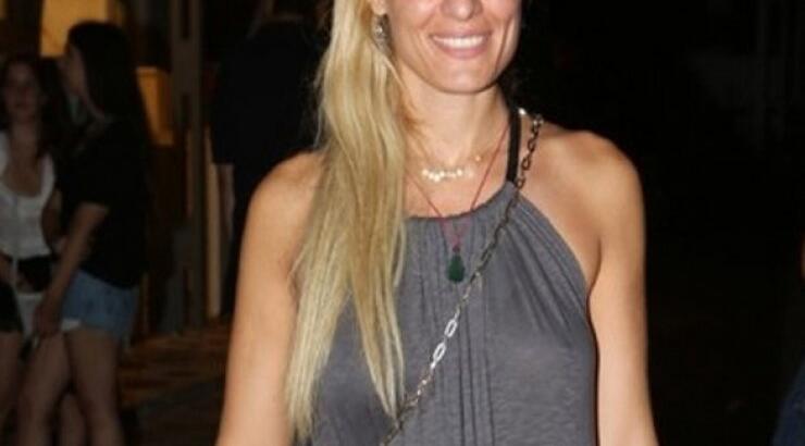 Ελεονώρα Μελέτη: Χωρίς σουτιέν στη Μύκονο [εικόνες]