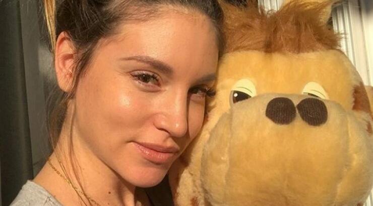 Η πρώτη βόλτα της Αθηνάς Οικονομάκου μετά τη γέννηση του γιου της