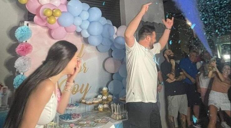 Συγκινημένη στο gender reveal η γοητευτική Μiss Κύπρος! Περιμένει αγοράκι [εικόνες]