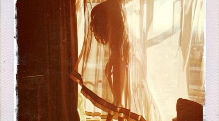 Τραγουδίστρια πόσταρε γυμνή της φωτογραφία στο instagram