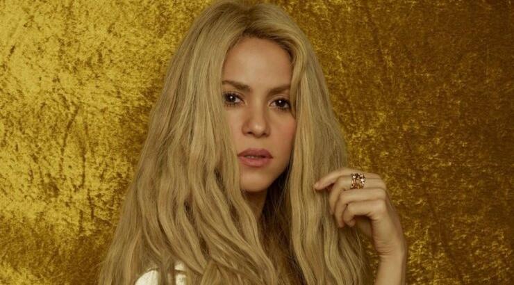 Shakira: Oι φήμες σχετικά με τη σεξουαλική προτίμηση της τραγουδίστριας