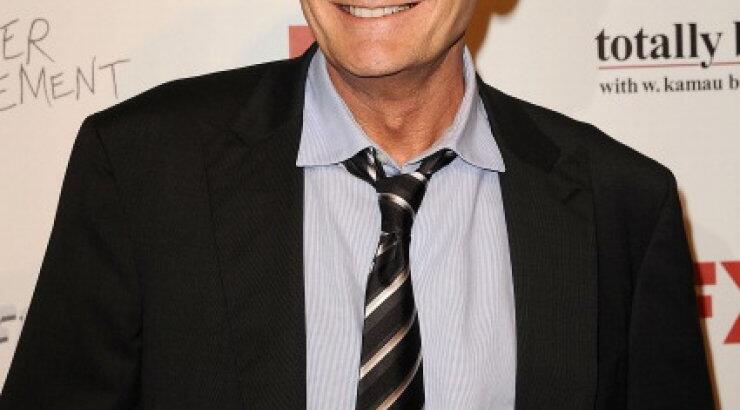 Charlie Sheen: Δάνεισε 78.000 ευρώ στην Lindsay Lohan!