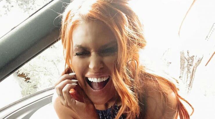 Η Σίσσυ Χρηστίδου φόρεσε λευκό κιμονό και η διαφορά στη σιλουέτα της μετά την απώλεια βάρους είναι εντυπωσιακή!