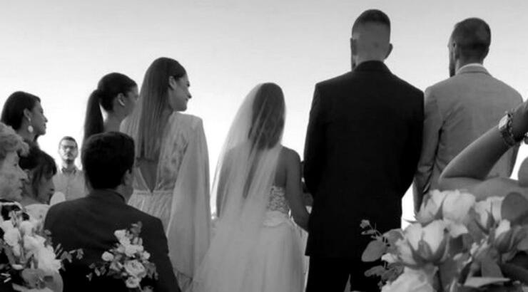 Γνωστό ζευγάρι του νησιού μας ανέβηκε τα σκαλιά της εκκλησίας! [εικόνες & βίντεο]