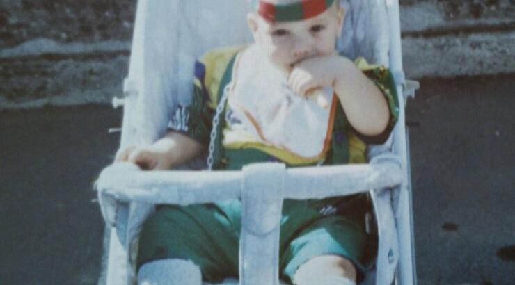 Ποιο πολυσυζητημένο πρόσωπο της κυπριακής τηλεόρασης είναι το αγοράκι στη φωτογραφία;