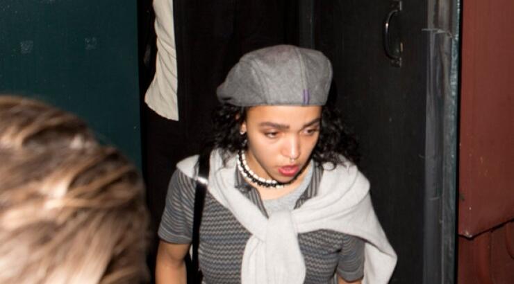 Αρραβωνιάστηκε διάσημος εργένης του Hollywood; [εικόνες]