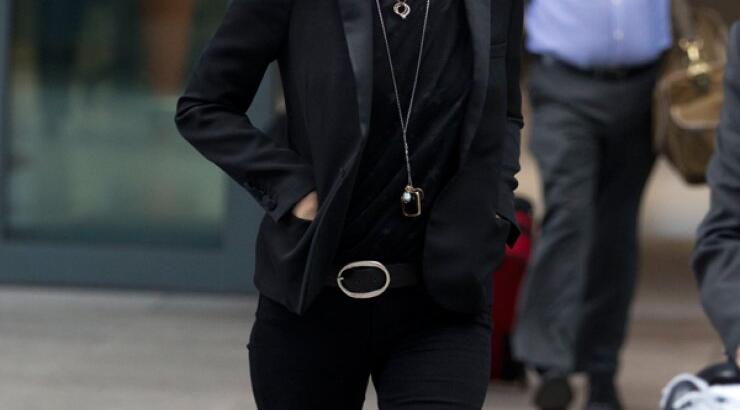 Στα μαύρα η Kate Moss [εικόνες]