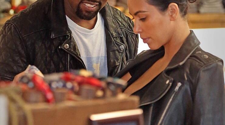 Kim Kardashian-Kanye West: Αγοράζουν κιόλας τα μωρουδιακά ρούχα [εικόνες]