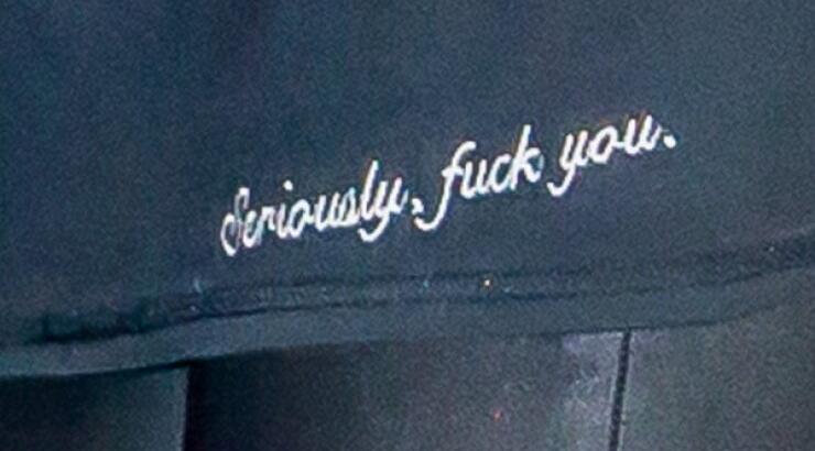 Σε ποιον στέλνει αυτό το μύνημα η Kylie; [εικόνες]