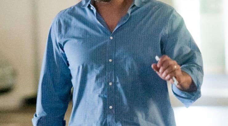 Διάσημος σταρ του Hollywood συνεχίζει να φοράει τη βέρα του και μετά το χωρισμό [εικόνες]