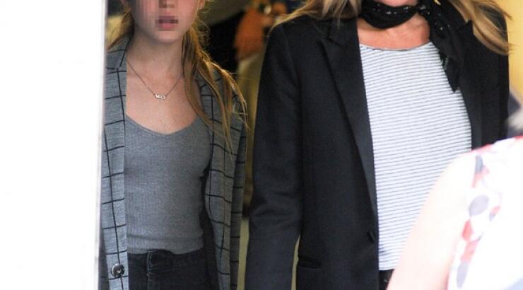 Έτσι ξεπερνάει το χωρισμό η Kate Moss [εικόνες]