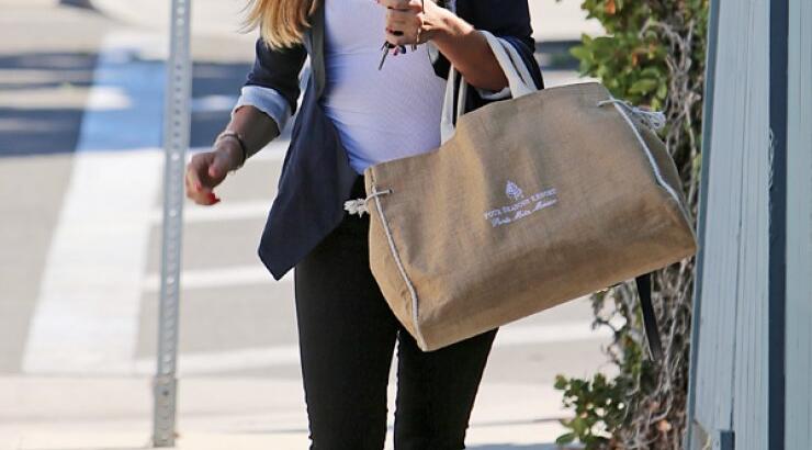 Η πρώην νταντά του Ben Affleck βρέθηκε με νέο αυτοκίνητο μεγάλης αξίας [εικόνες]