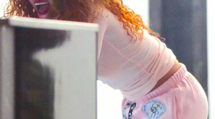 Rihanna: Αναστάτωσε με τα ουρλιαχτά της [εικόνες]