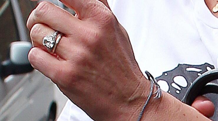 Kate Moss: Με τη βέρα ακόμη στο χέρι [εικόνες]