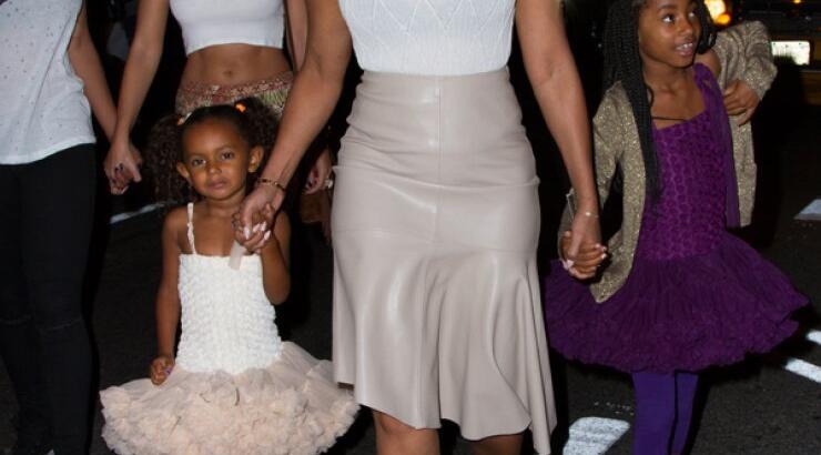 Αυτά είναι τα δύο αγγελούδια διάσημης τραγουδίστριας [εικόνες]