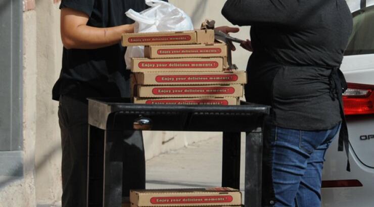 Ποιος διάσημος παρουσιαστής προσέχει τους συνεργάτες του σαν τα μάτια του; [εικόνες]