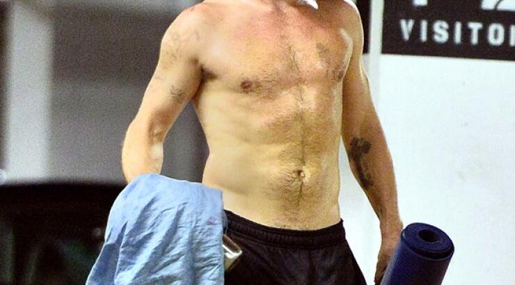 Η ημίγυμνη εμφάνιση διάσημου ηθοποιού που αναστάτωσε το κοινό του [εικόνες]