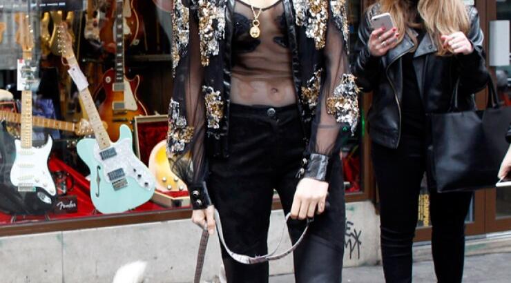 Δείτε πως κυκλοφορεί η Cara Delevigne στο Παρίσι [εικόνες]