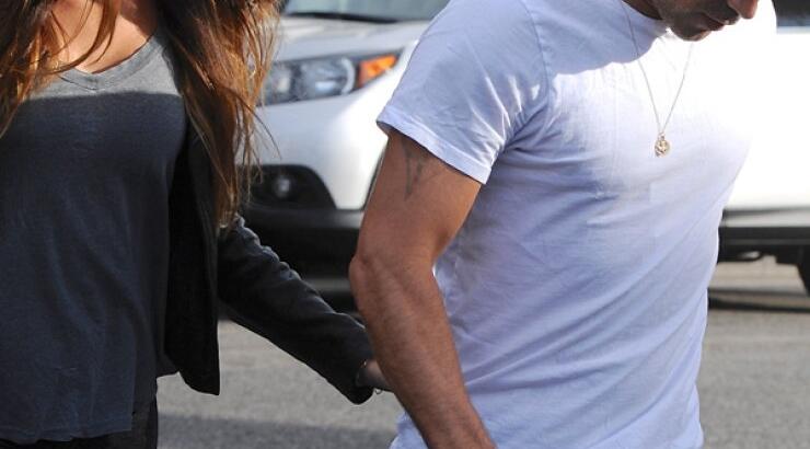 Τσακώσανε πασίγνωστο ηθοποιό με τη νέα του σύντροφο [εικόνες]