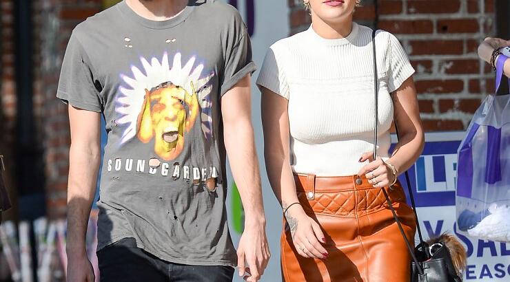 Διάσημη τραγουδίστρια επιβεβαιώσε τον έρωτά της την ημέρα των ερωτευμένων [εικόνες]