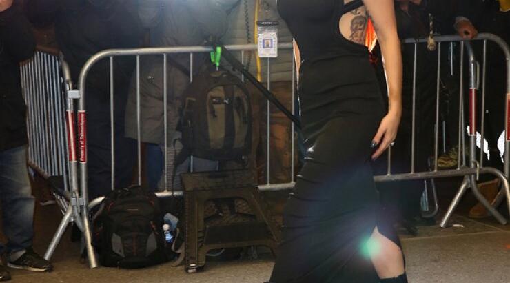 Lady Gaga: Μα πως μπορεί και περπατάει με αυτά τα παπούτσια; [εικόνες]