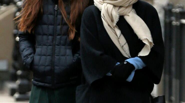 Σπάνια εμφάνιση διάσημης ηθοποιού με την κόρη της [εικόνες]