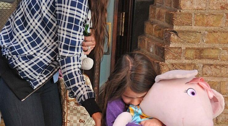 Kate Holmes: Ξόδεψε 30 χιλιάδες λίρες για τα δώρα της κόρης της!